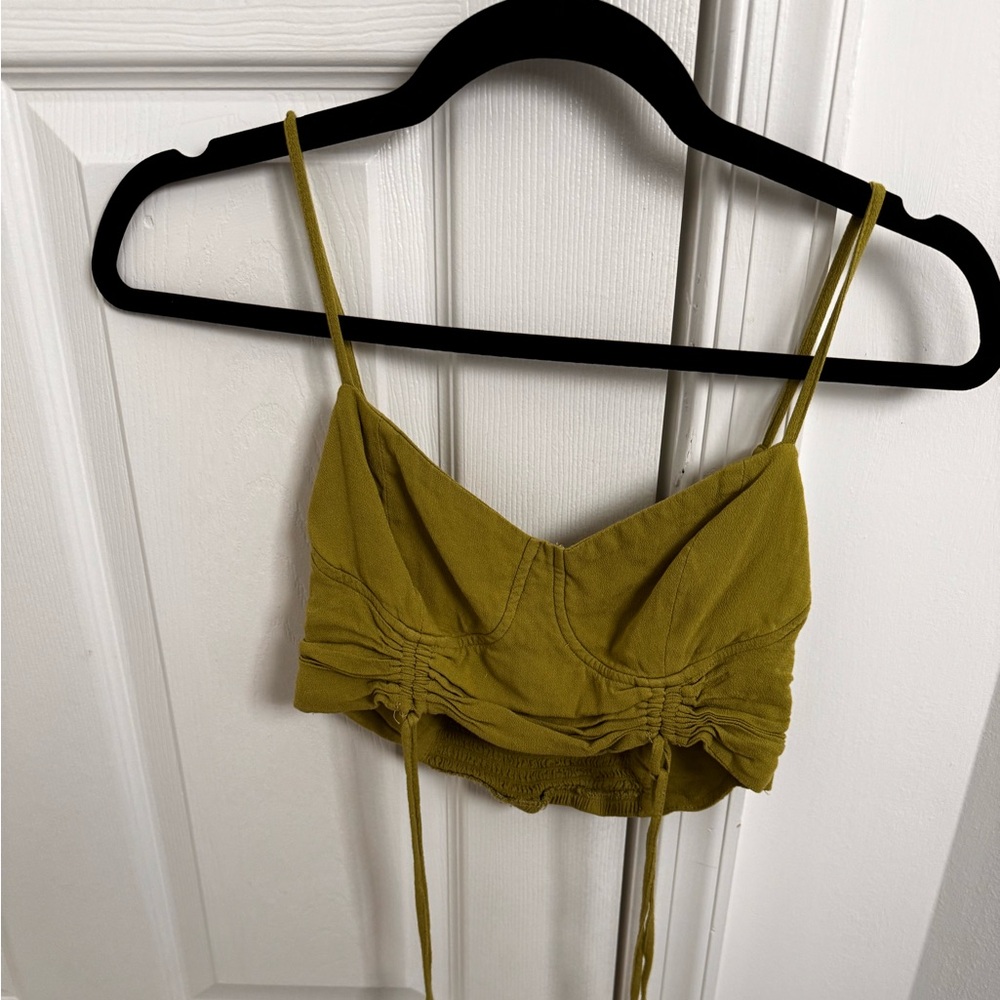 Garage cropped top